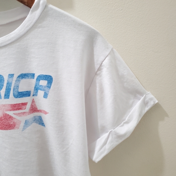 Charlotte Russe crop T-shirt - Picture 2 of 4